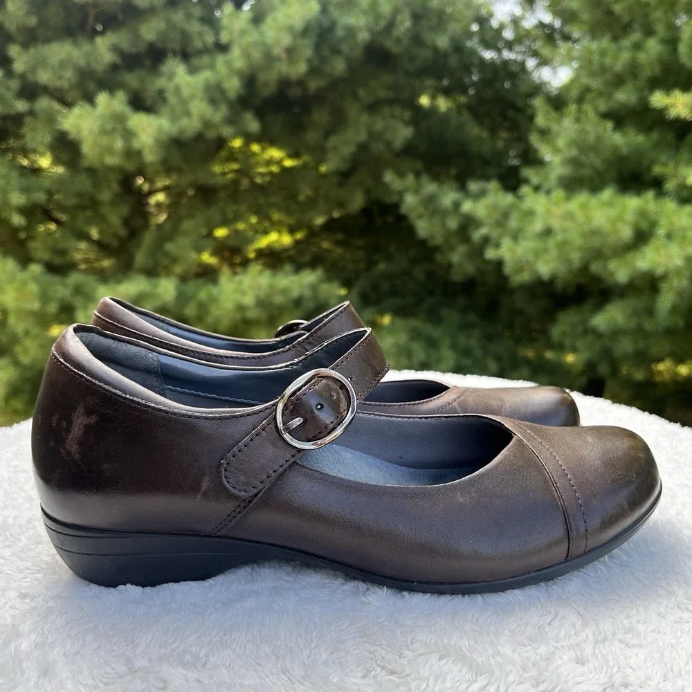 Dansko Fawna Mary Jane Shoe Womens 40 | 9 Brown Leather Adjustable Strap Comfort